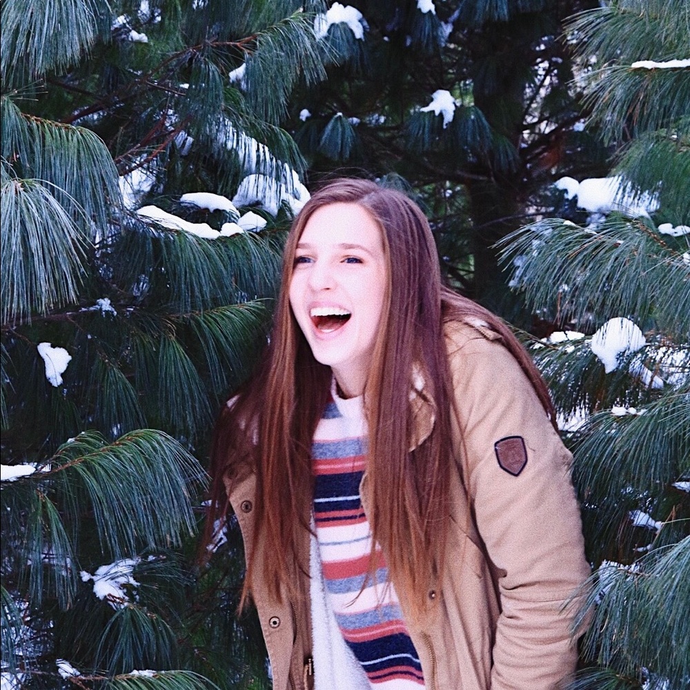 Meet your Posher, Chloe